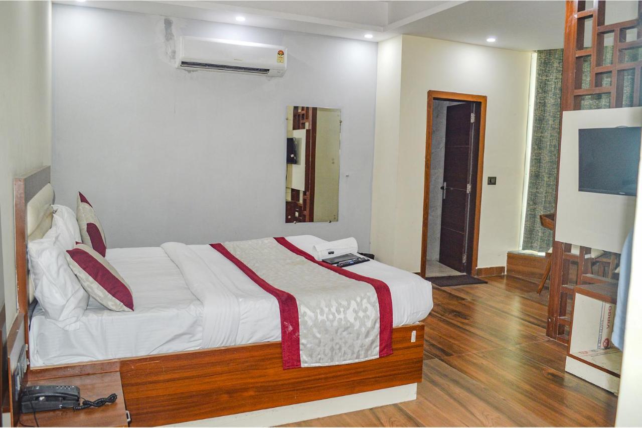 Fabhotel The Golf Inn Noida Exterior foto